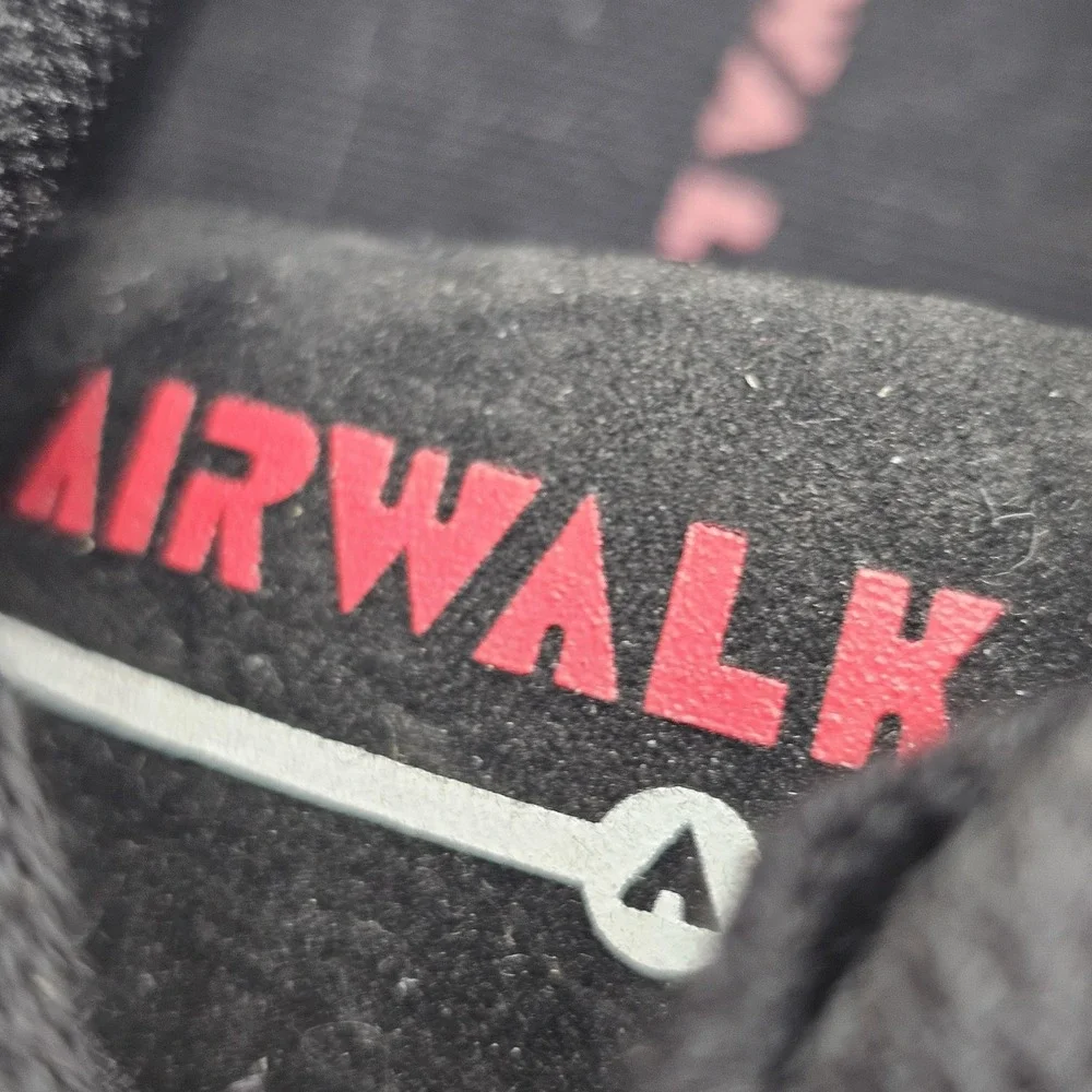 Airwalk Shoes Youth Size 5.5 Black Red Skate Low Top Classic Lace‎ Up Sneakers